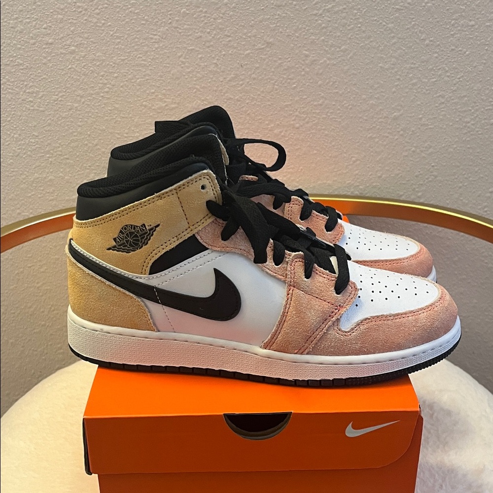Big Kid's Jordan 1 Mid SE Magic Ember/Sundial-White
